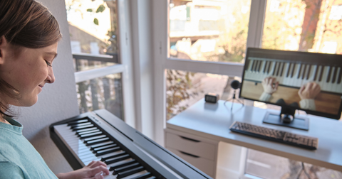 Aprender piano solo: cómo lograrlo sin profesor