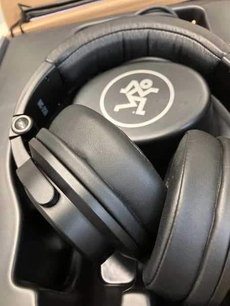 Mackie MC-250 - Stock B