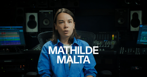 Detrás del ascenso de Yoa: la mirada de su mánager, Mathilde Malta