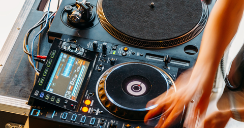 Top 5 de las mejores tornamesas DJ: la guía definitiva