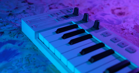 Top 5 de controladores MIDI: Los mejores modelos para componer
