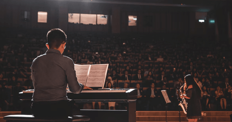 Top 5 de los mejores pianistas de nuestro tiempo: los genios contemporáneos
