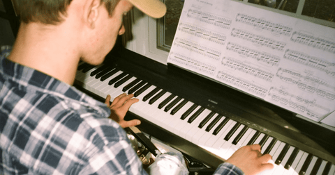 10 piezas imprescindibles para aprender el piano