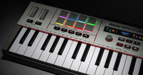 Akai presenta el MPK Mini Plus II, su teclado maestro de 37 teclas revisado