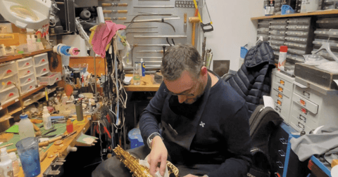 Descubre el servicio de luthería de instrumentos de viento de Woodbrass París