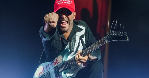 Prohibida en 15 países por su símbolo comunista, la Fender Tom Morello «Arm The Homeless» da que hablar