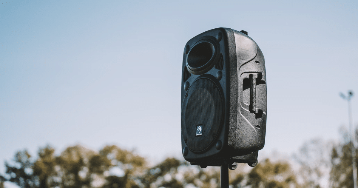 Top 5 des enceintes actives : puissance, connectivité et performance