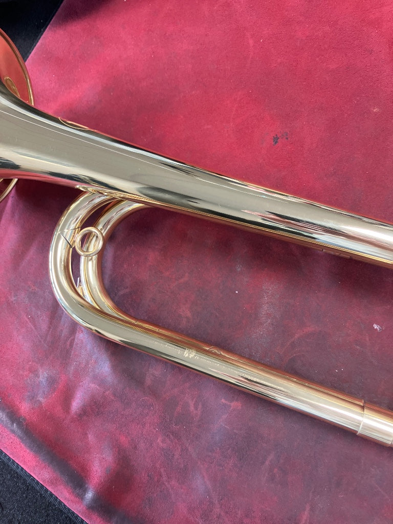 CAVALRY TRUMPET MIB - VERNISHED BRASS - COVER - B Stock