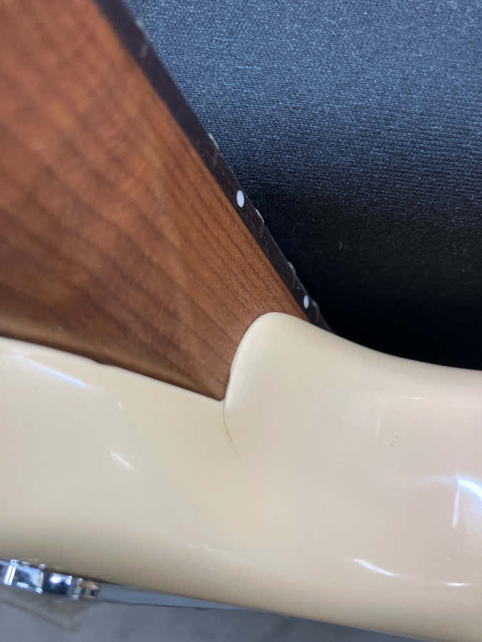 Sterling Sr50 Buttermilk - B Stock