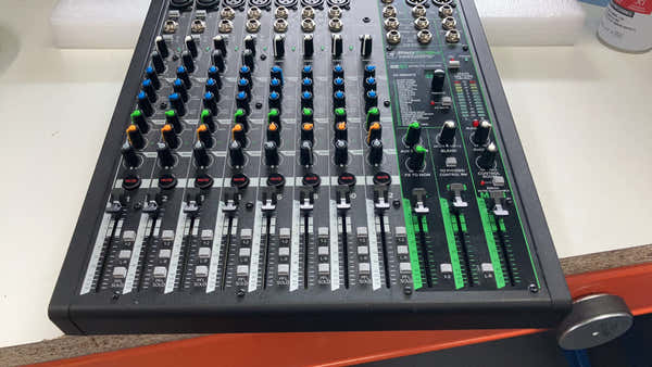 Mackie PROFX12V3 - Stock B