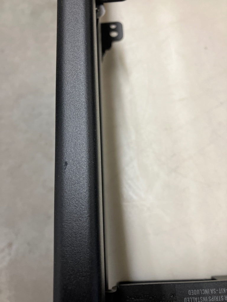 QSC Pro audio LA108-AF - B Stock