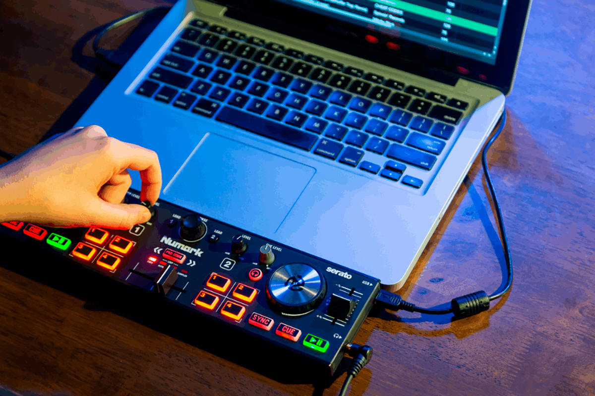 DNU DJ2GO2TOUCH