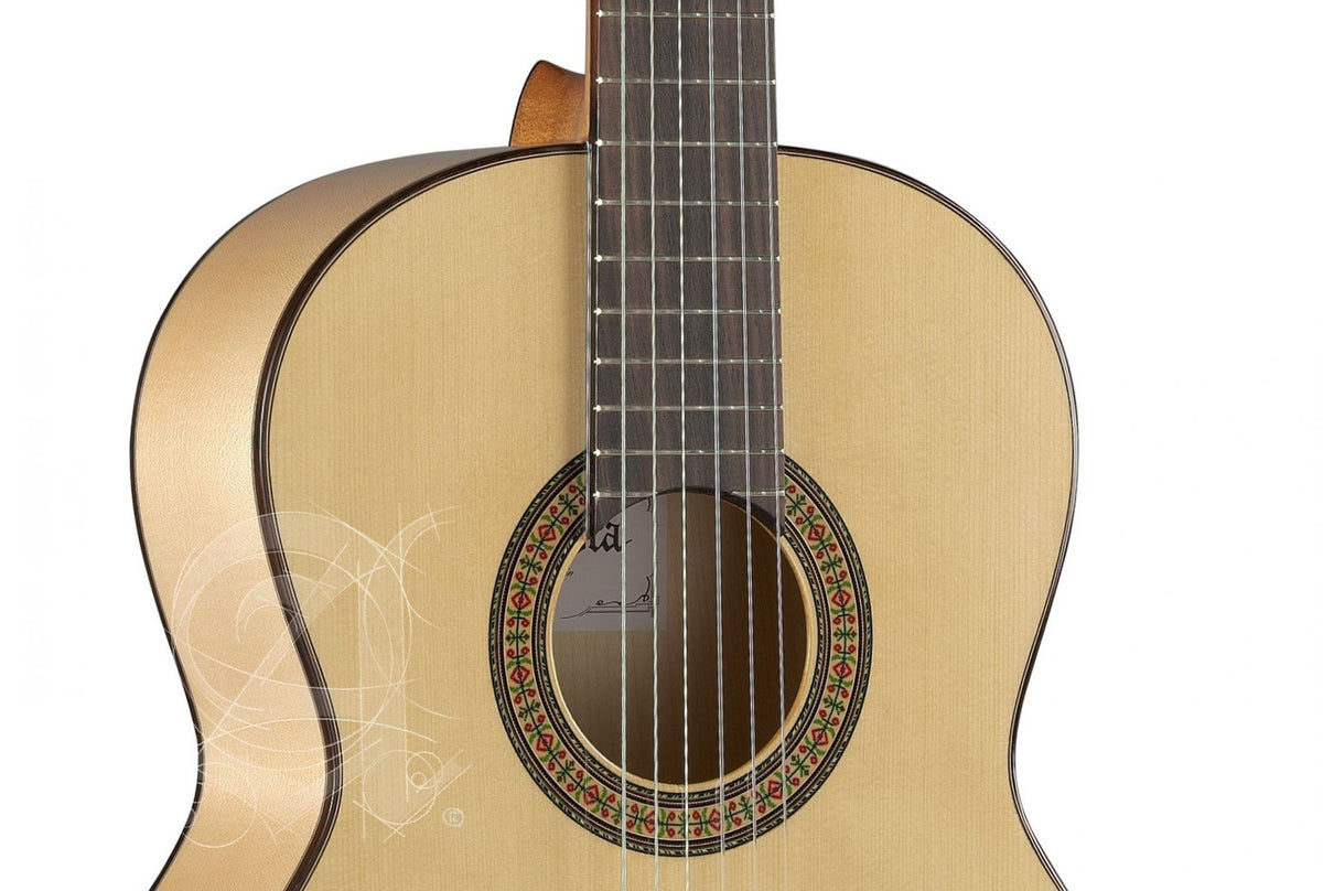 Student 3F Flamenco + 9738 25mm Gigbag