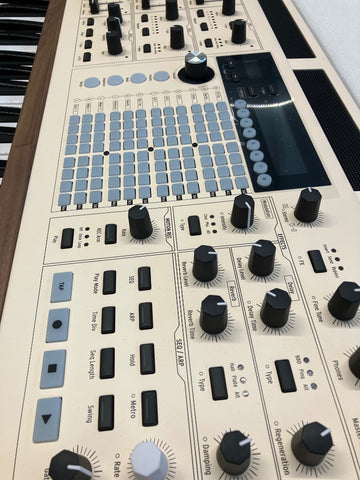 POLYBRUTE 12 - B Stock