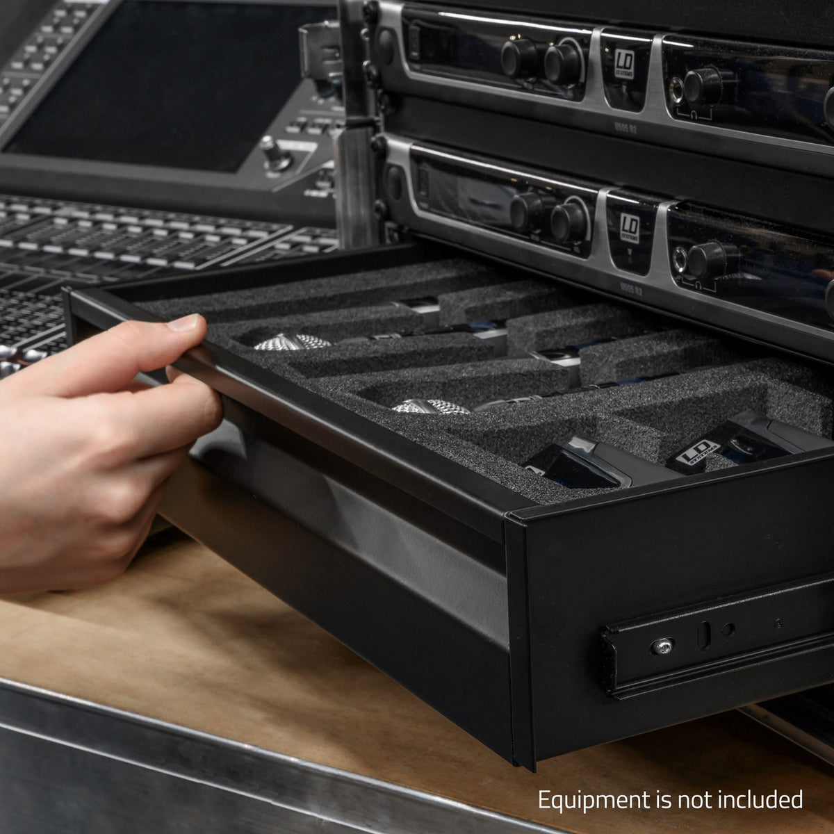 ADAM HALL Cajón para rack 2U ERGO