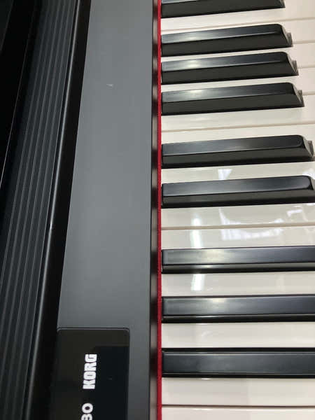 Korg LP-180 BK - B Stock