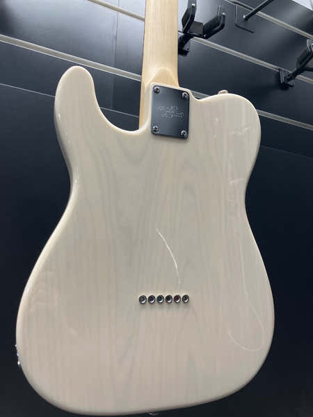 G&L Bluesboy Asat Classic 90 Semi-Hollow, Bld, Cr, Ash, No F-Holes, Ltsn, 1Pb - B Stock